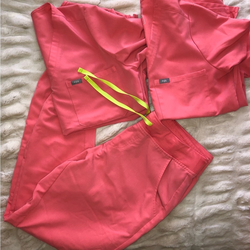 Figs Scrub Set 2 tops 1 bottom( Hot Coral)
